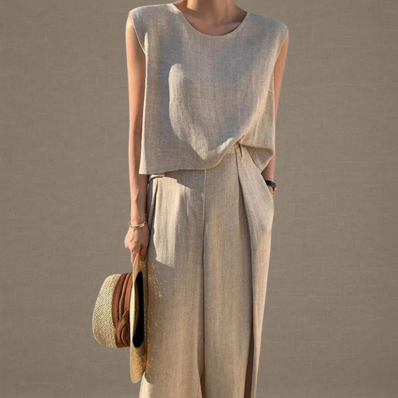 Tweedelige dames set van linnenmix met mouwloze top en broek