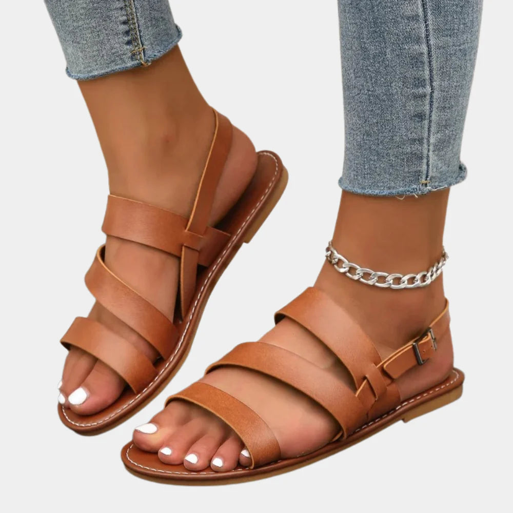 Sara – Platte Zomer Sandalen voor Dames met Meerdere Bandjes en Gespsluiting