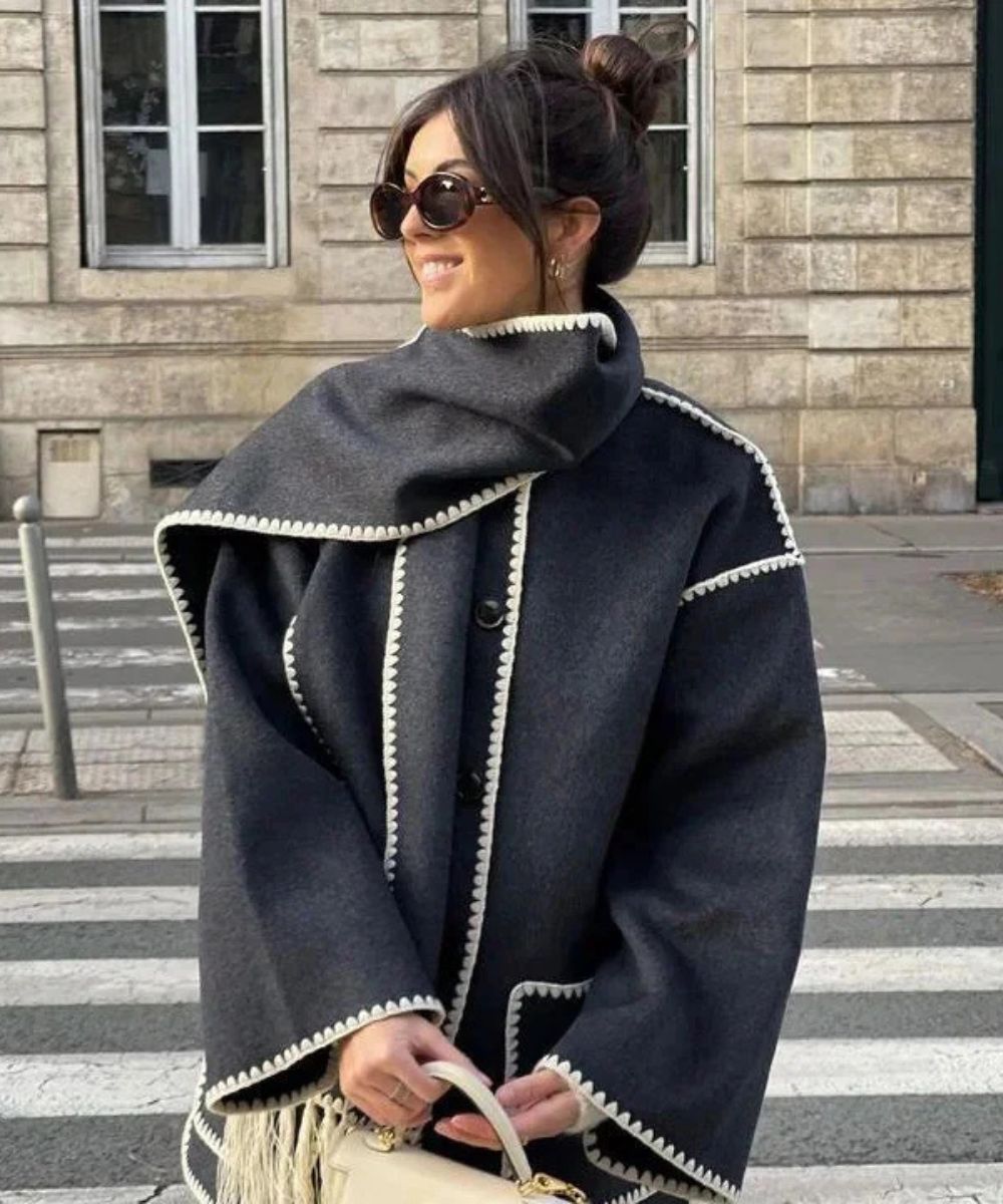 Cape jas met sjaaldetail voor dames
