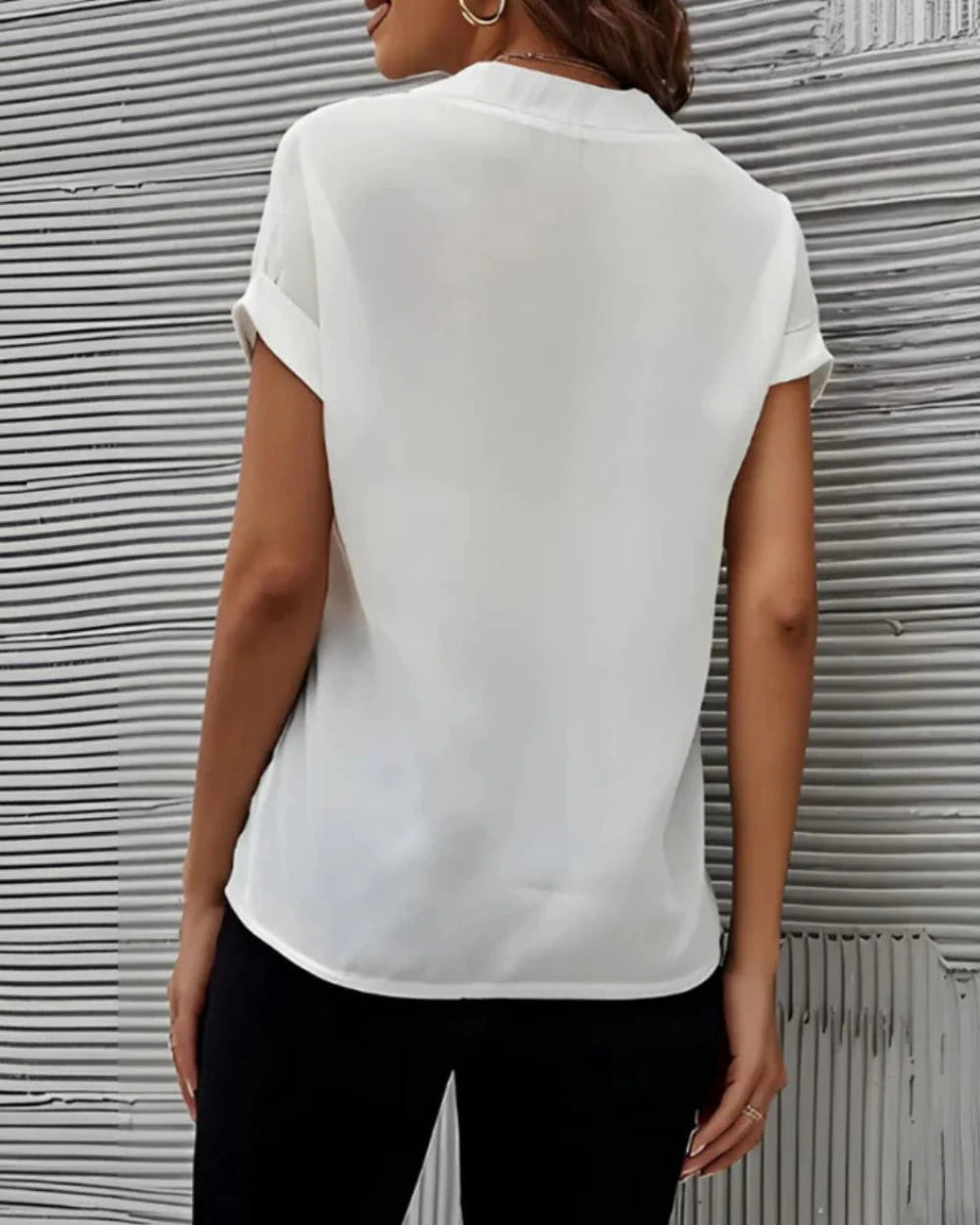 Dames Blouse met V-hals, Korte Mouwen en Plooidetail