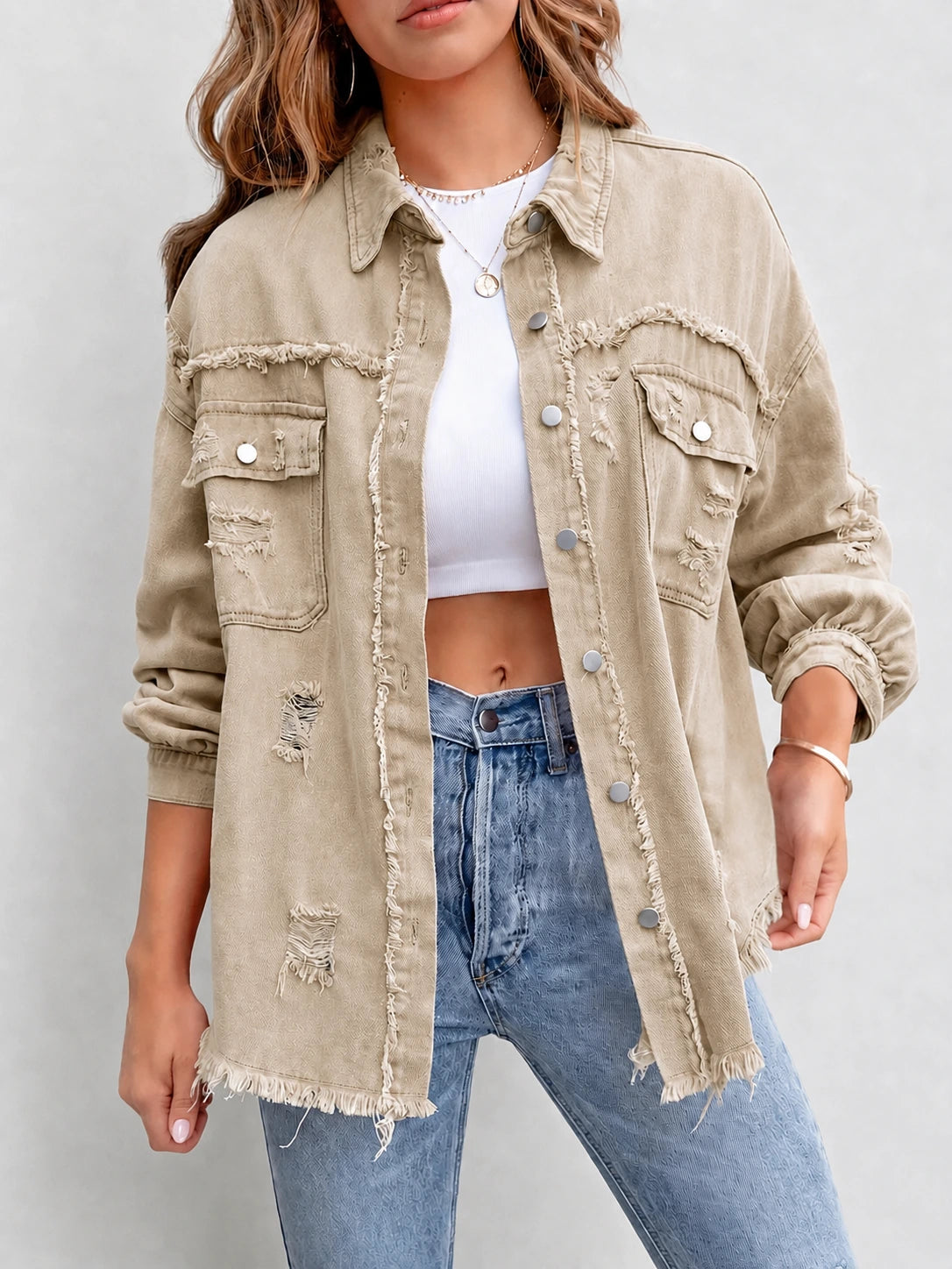 Dames Denim Jack met Gescheurde Details en Drukknopen