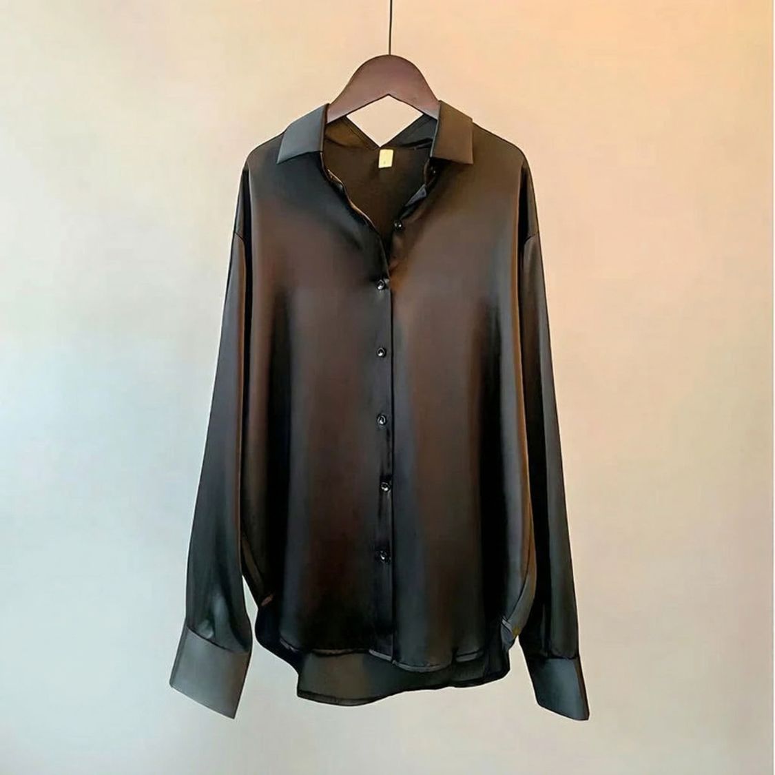 Dames Satijnlook Blouse met Knoopsluiting en Lange Mouwen