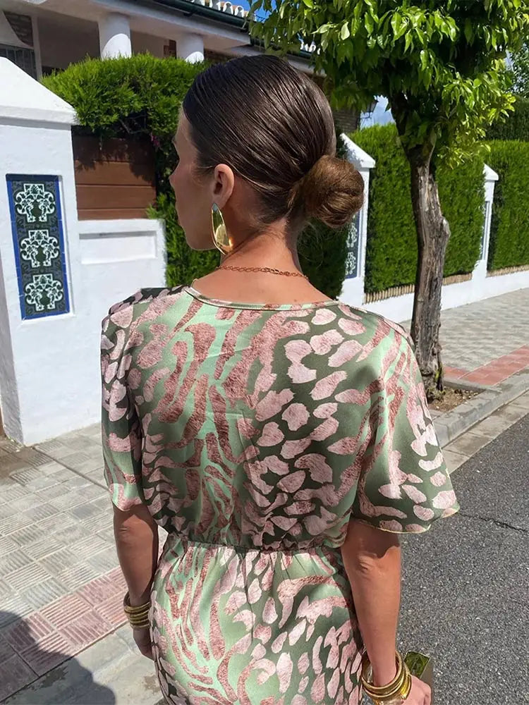 Lina Midi Jurk met V-hals en Tie Dye – Comfortabel & Flatterend