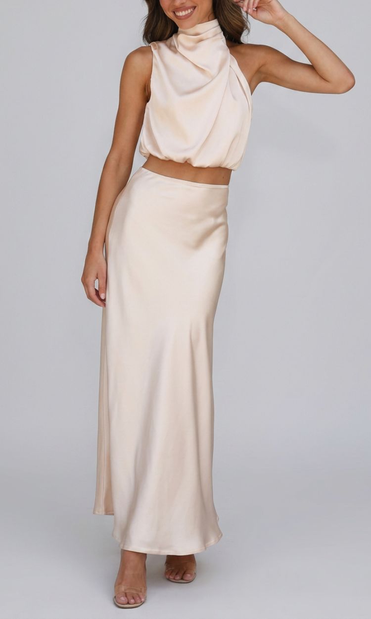 Tweedelige Dames Satijnlook Set met One Shoulder Top en Maxi Rok
