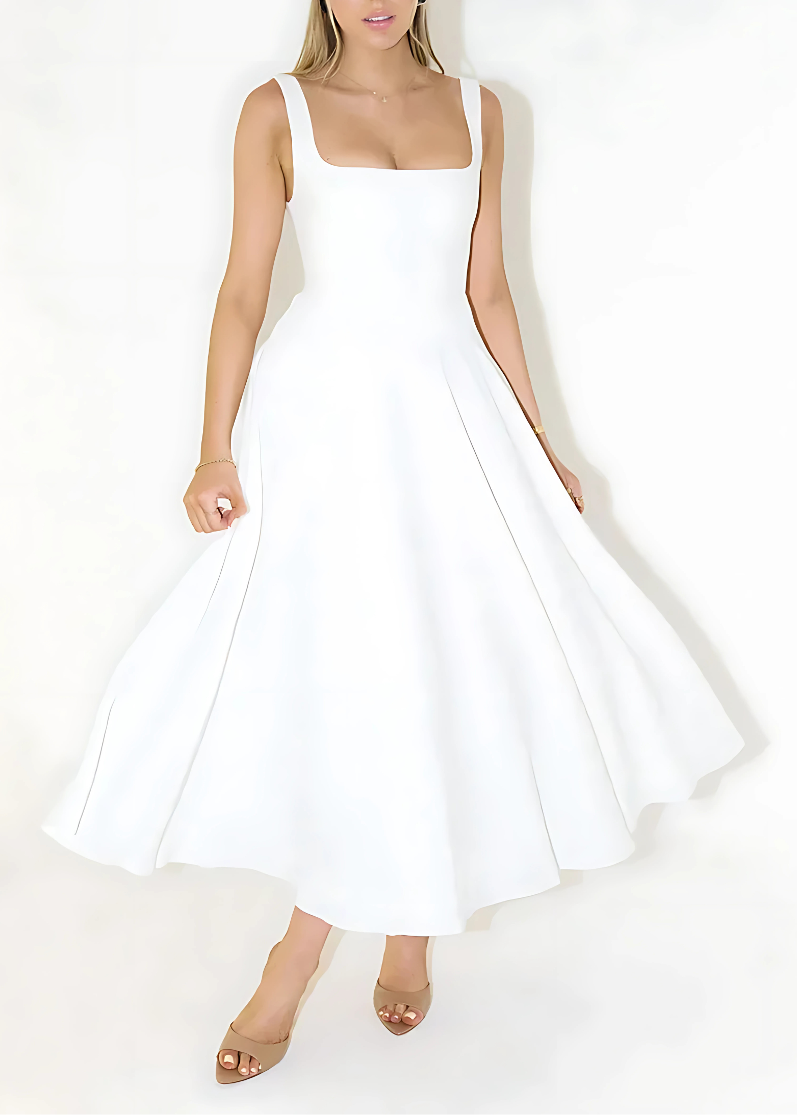 Dames maxi jurk met brede bandjes en vierkante hals