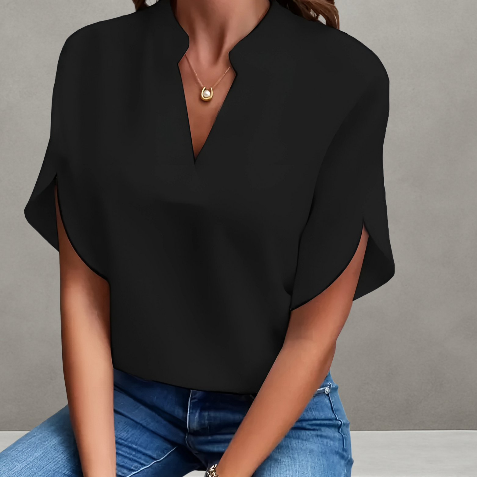 Dames zomerblouse met V-hals en korte mouwen