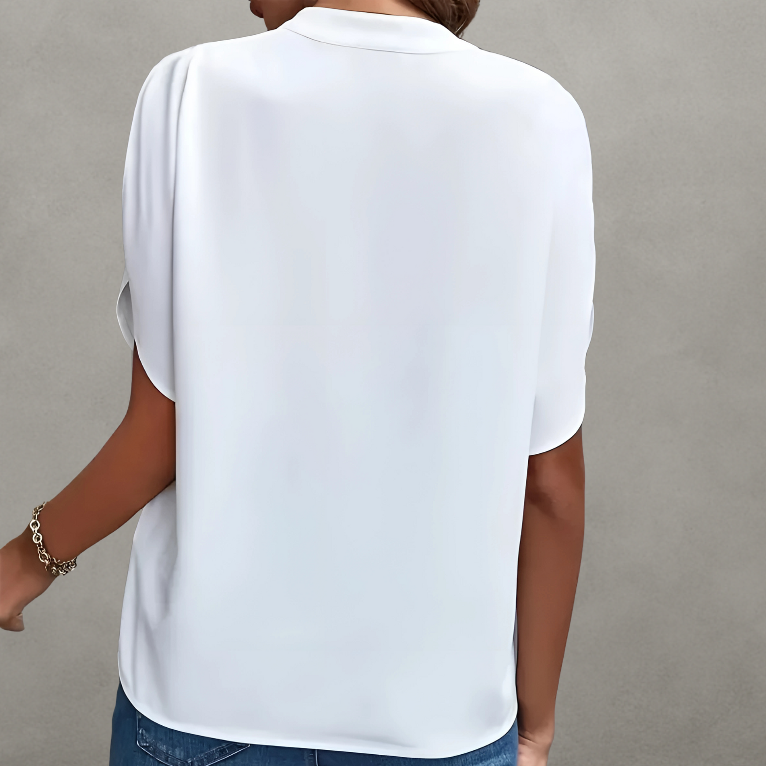 Dames zomerblouse met V-hals en korte mouwen
