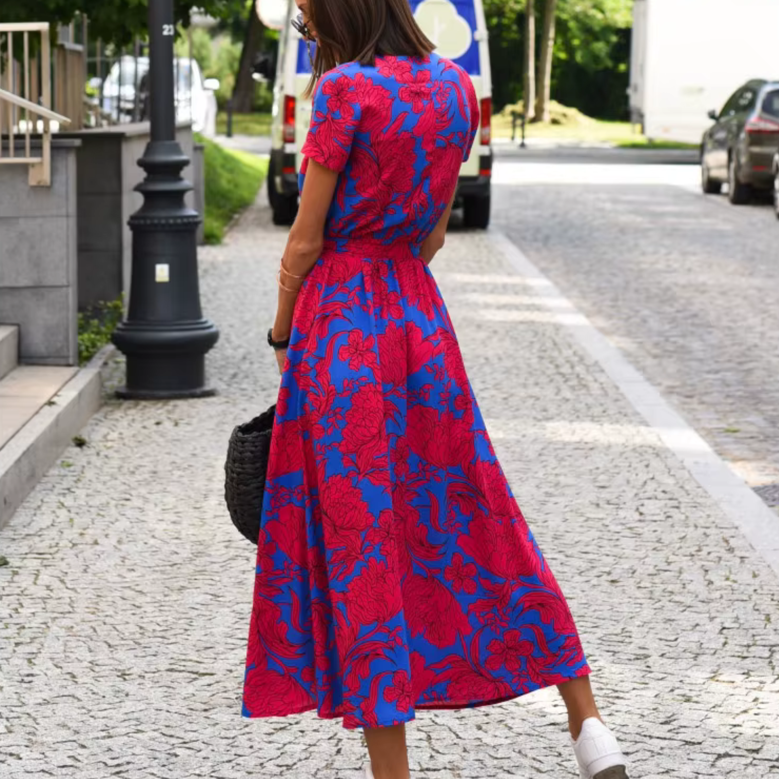 Serena – Enkellange Zomerjurk met Bloemenprint & V-hals