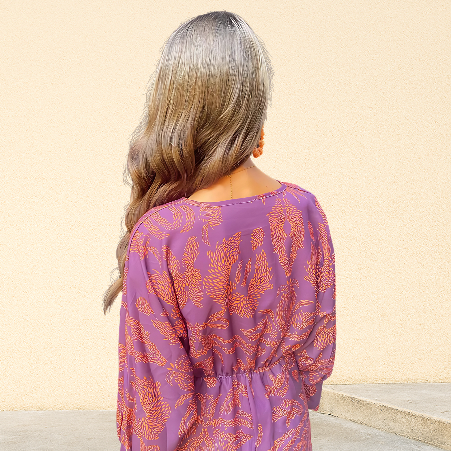 Satijnen jurk met V-hals en all-over print