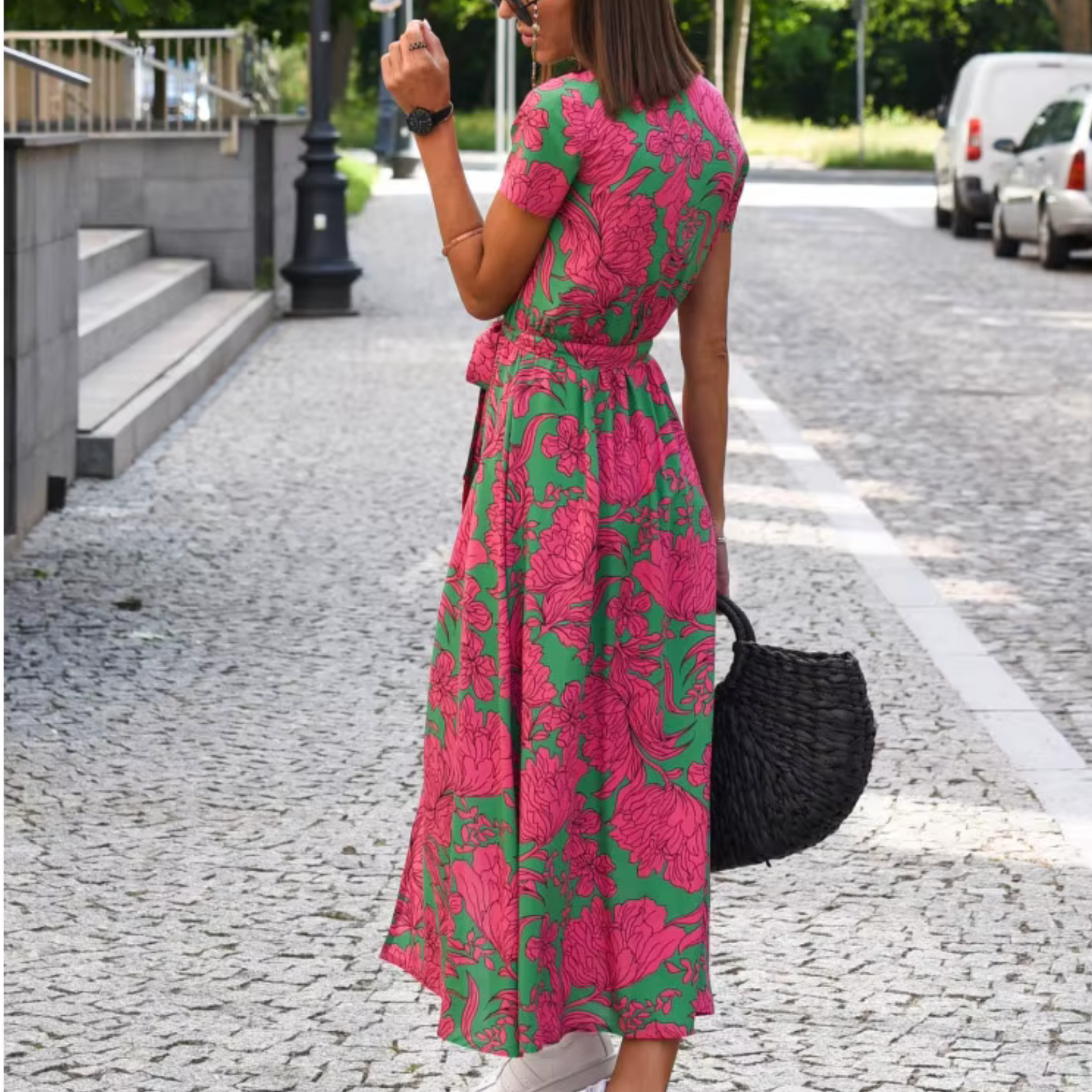 Serena – Enkellange Zomerjurk met Bloemenprint & V-hals