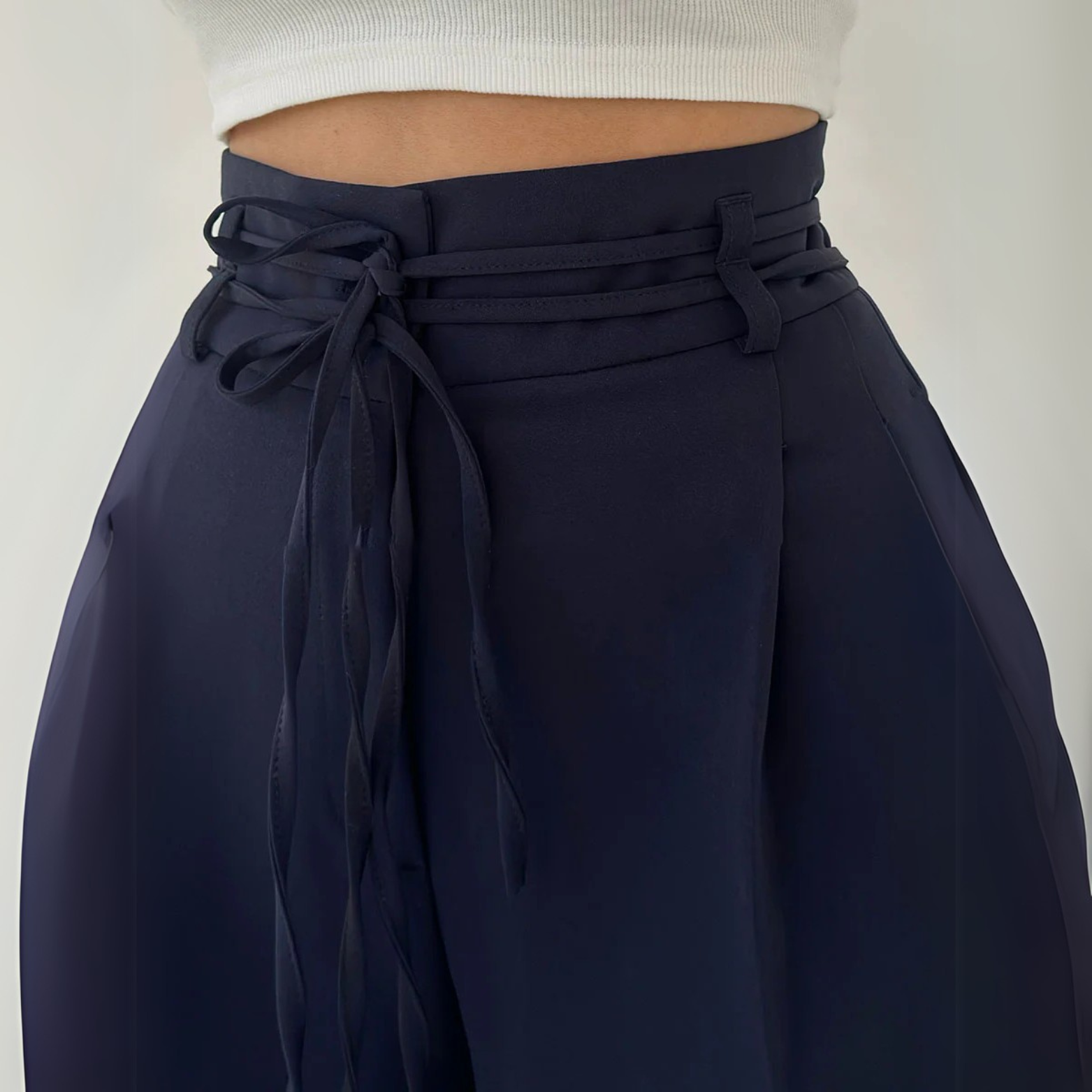 Amira Broek – Hoge Taille & Losse Pasvorm | Comfortabele Damesbroek