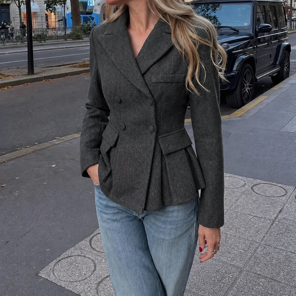 Dames Blazer met Reverskraag en Peplum Zoom