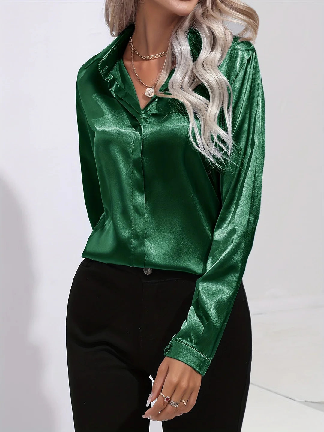 Dames Satijnlook Blouse met Reverskraag en Knoopsluiting