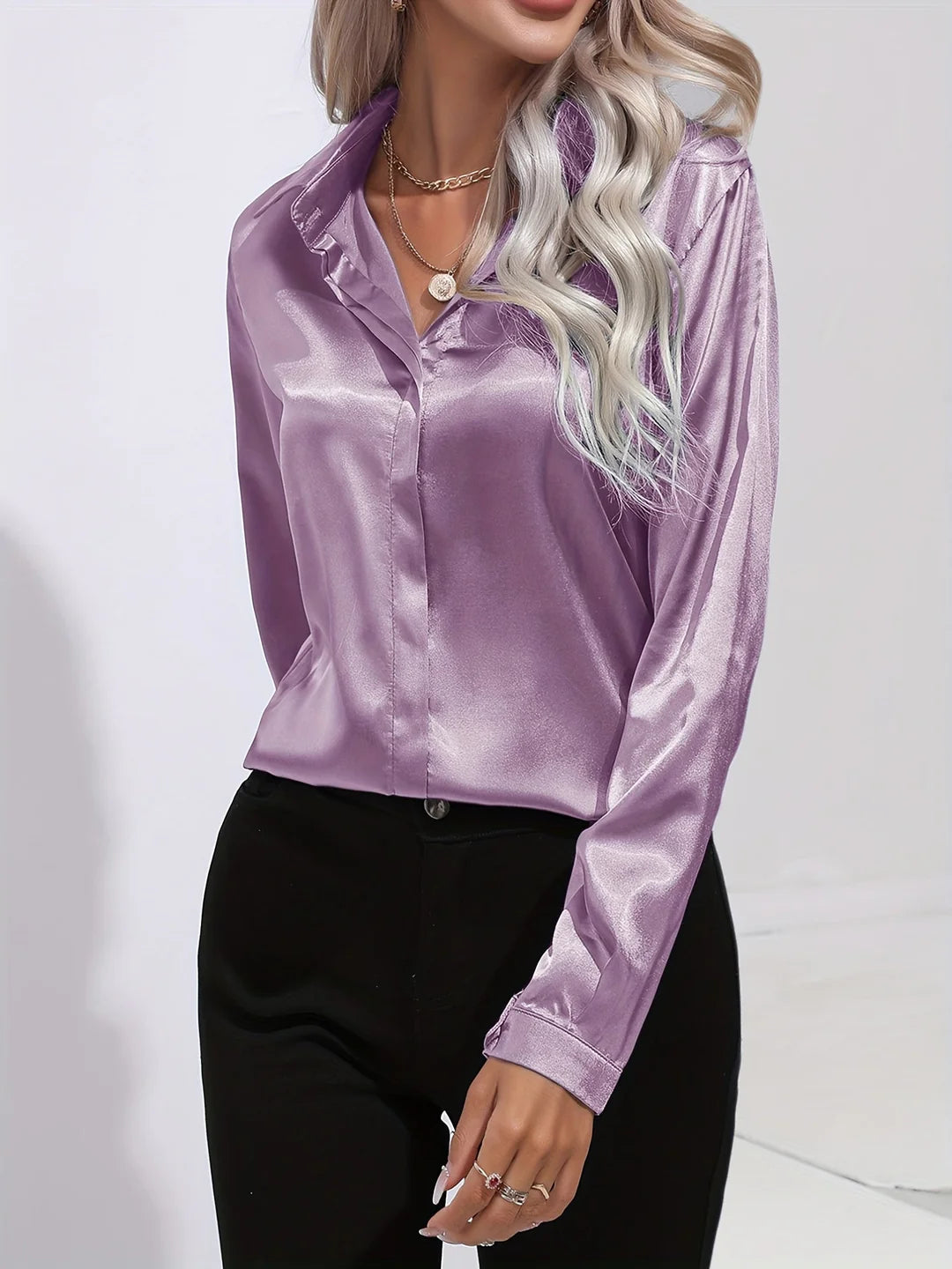 Dames Satijnlook Blouse met Reverskraag en Knoopsluiting