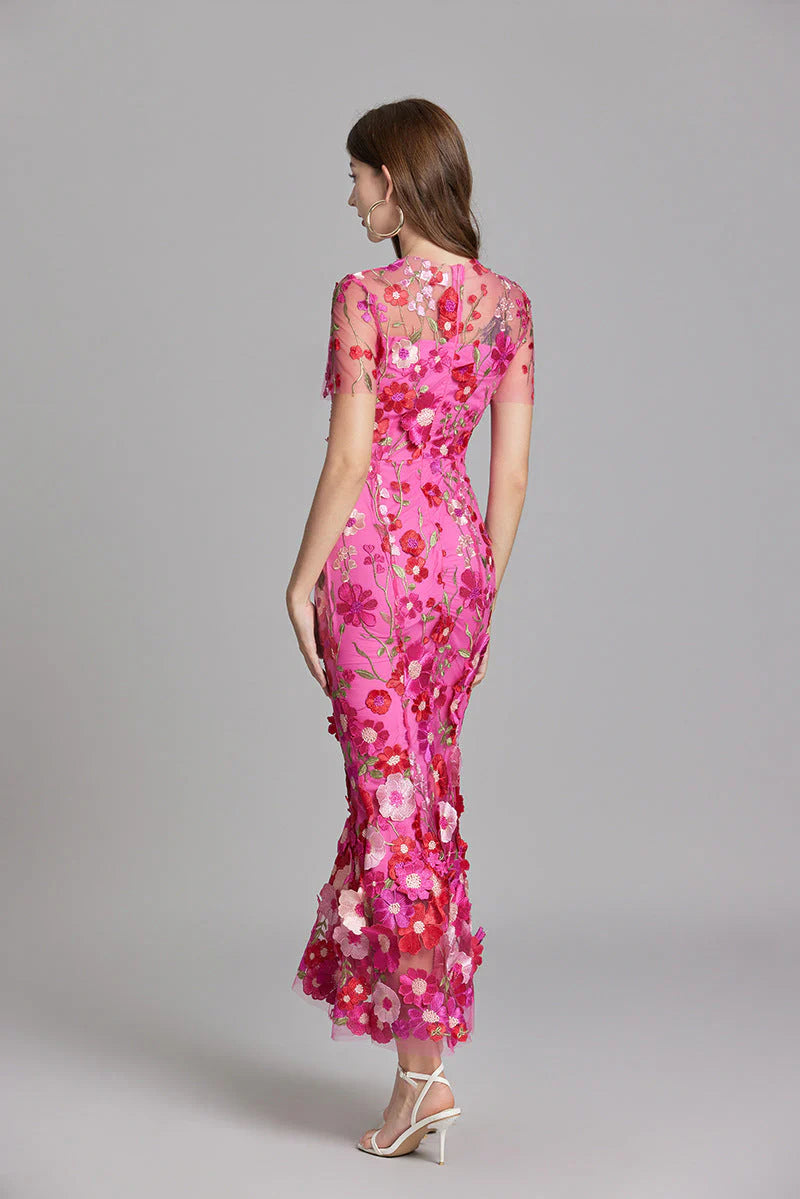 Maxi Jurk met Geborduurde Bloemen en Mesh Hals