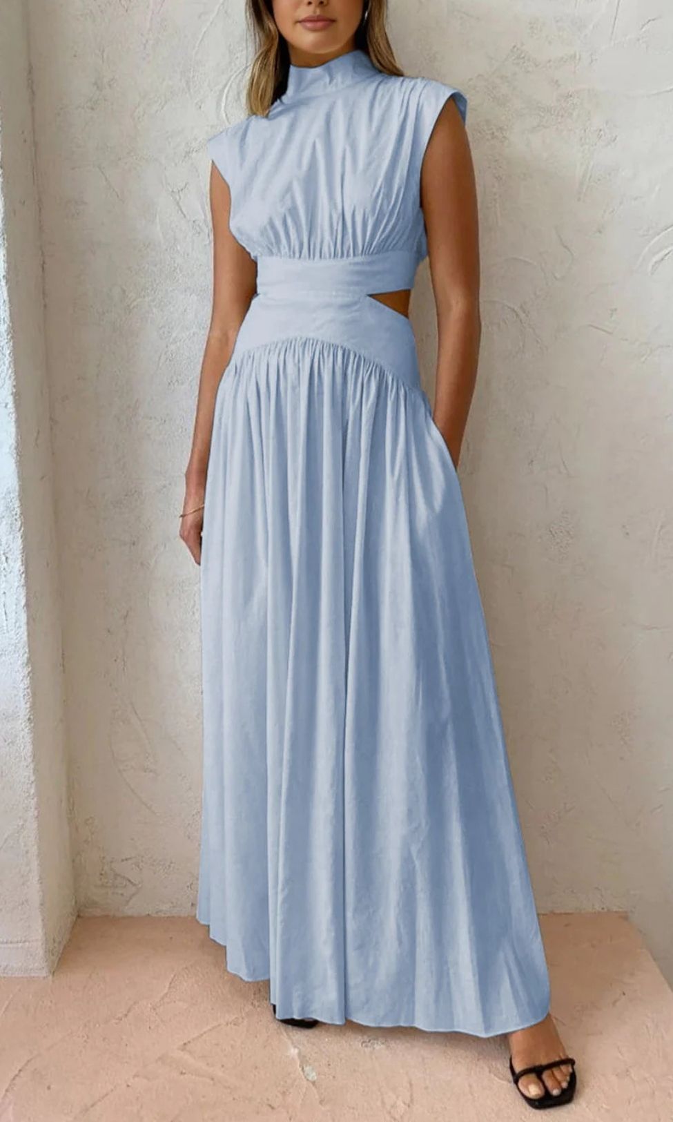 Maxi Jurk met Hoge Hals, Mouwloos Ontwerp en Cut-Out Detail