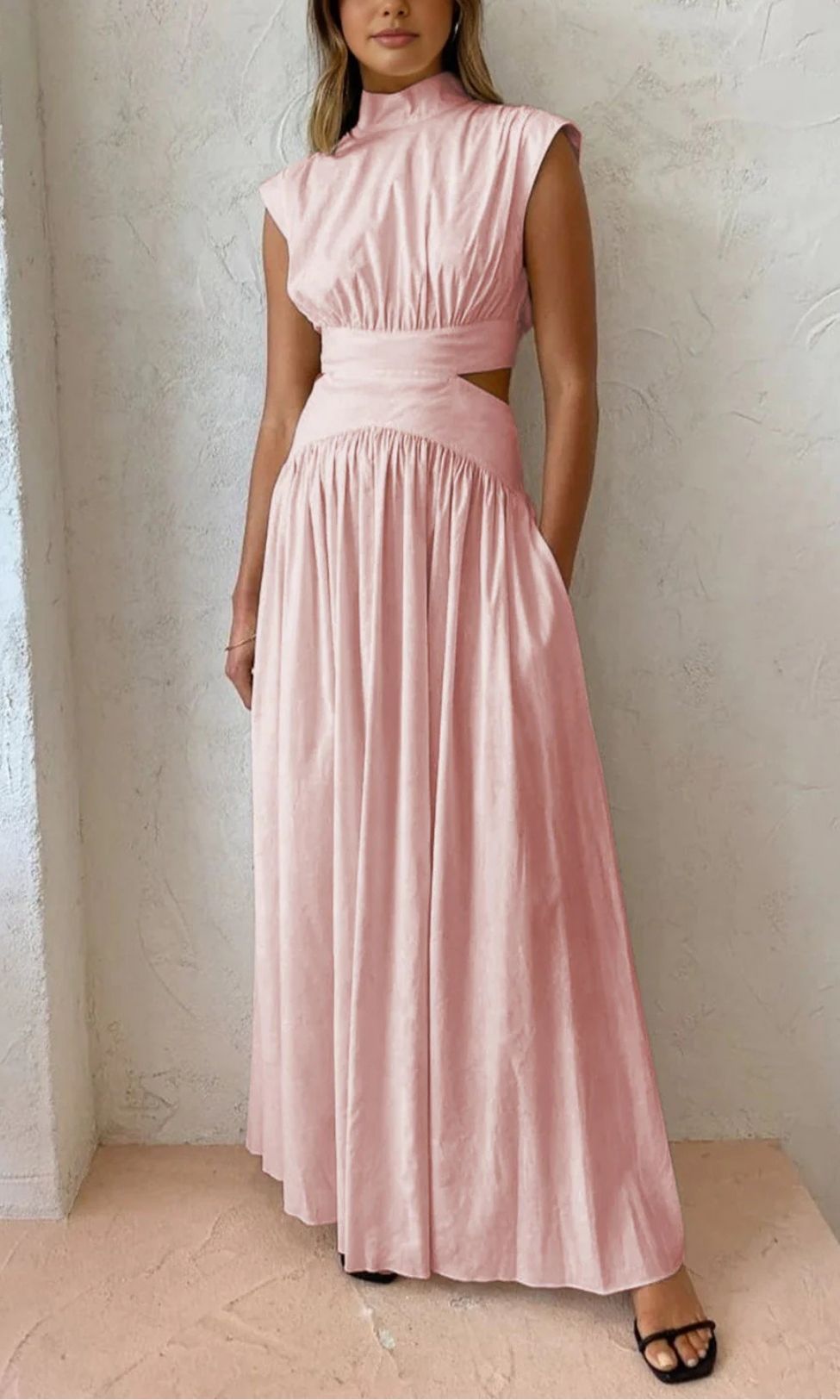 Maxi Jurk met Hoge Hals, Mouwloos Ontwerp en Cut-Out Detail