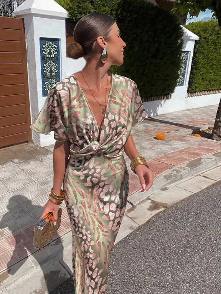 Lina Midi Jurk met V-hals en Tie Dye – Comfortabel & Flatterend