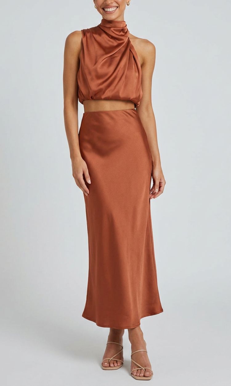 Tweedelige Dames Satijnlook Set met One Shoulder Top en Maxi Rok